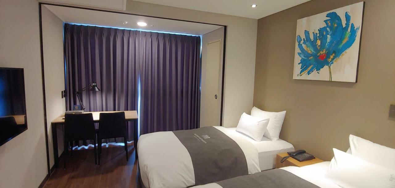 Western Bay Marina Hotel Pyeongtaek Extérieur photo