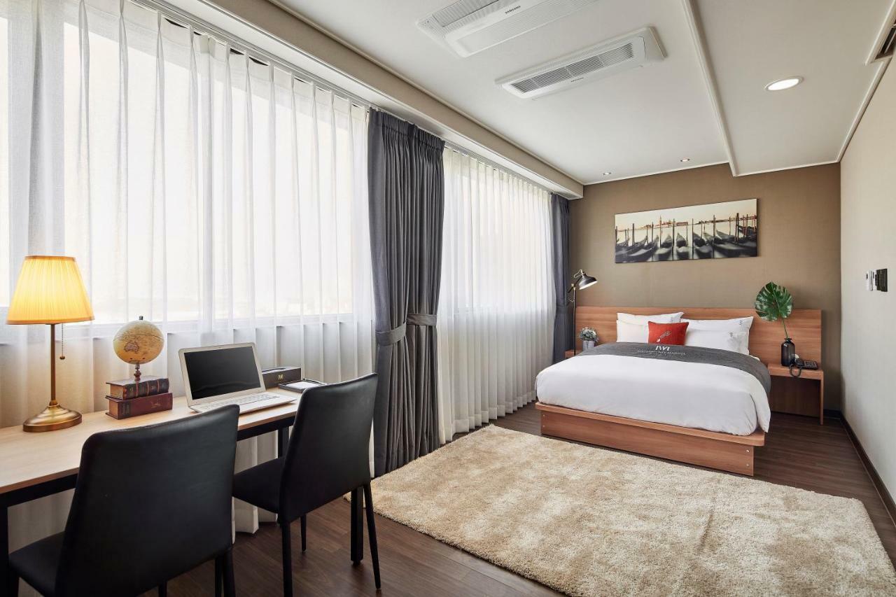 Western Bay Marina Hotel Pyeongtaek Extérieur photo